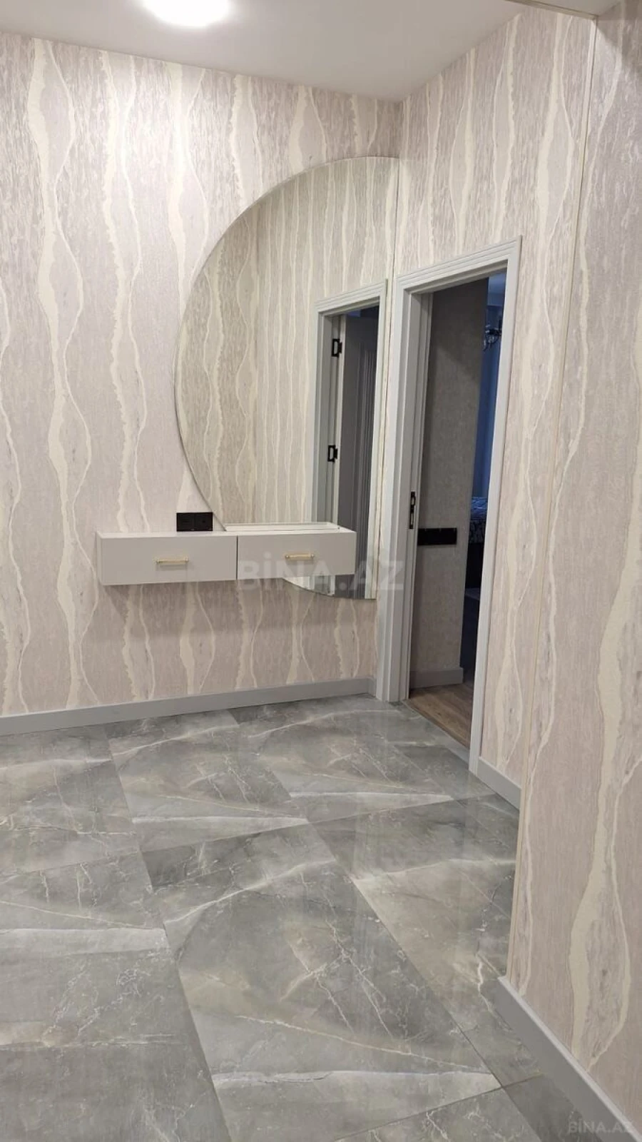 Kirayə verilir 4 otaqlı mənzil 180 m²