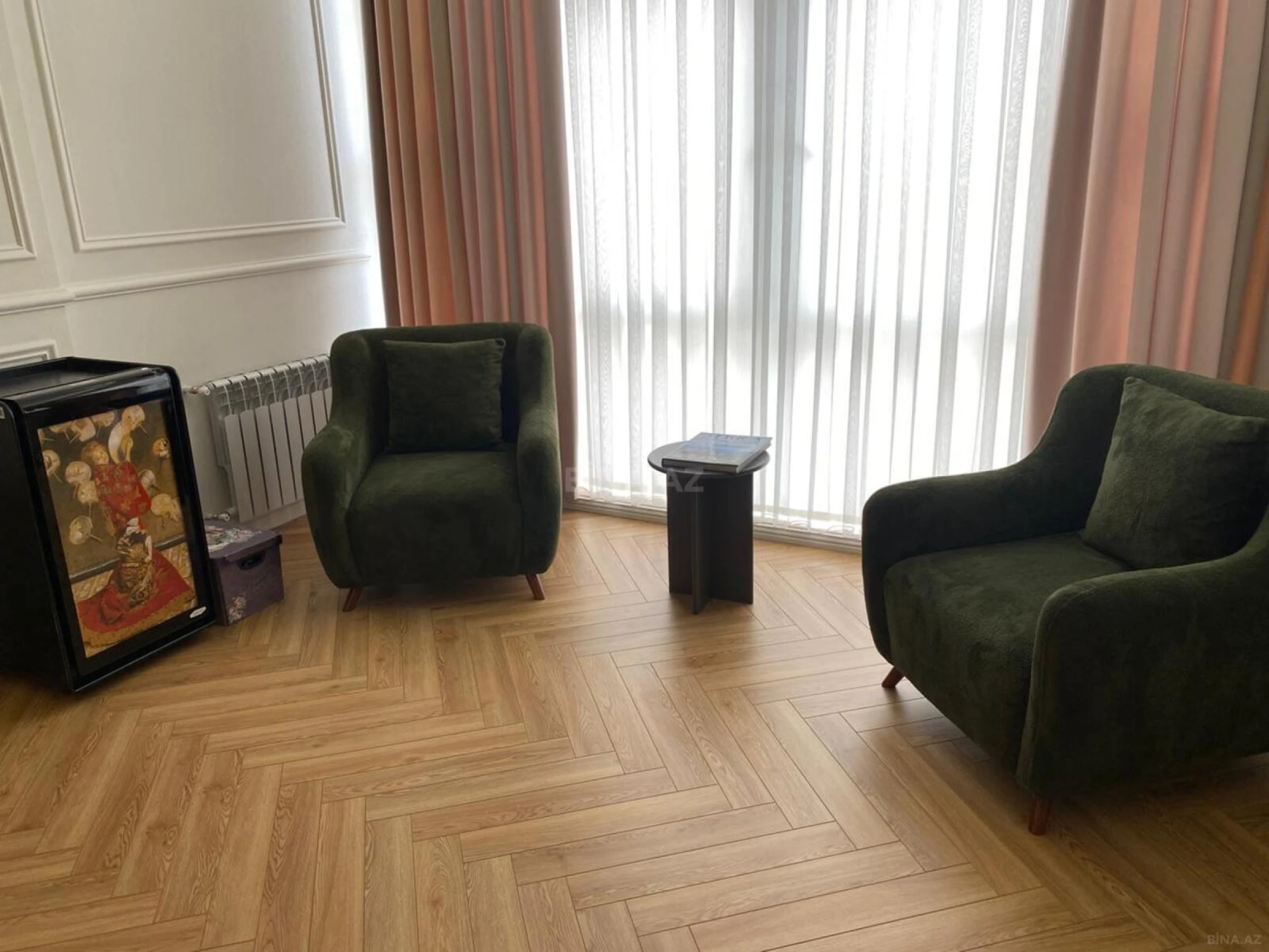 Satılır 4 otaqlı mənzil 250 m²