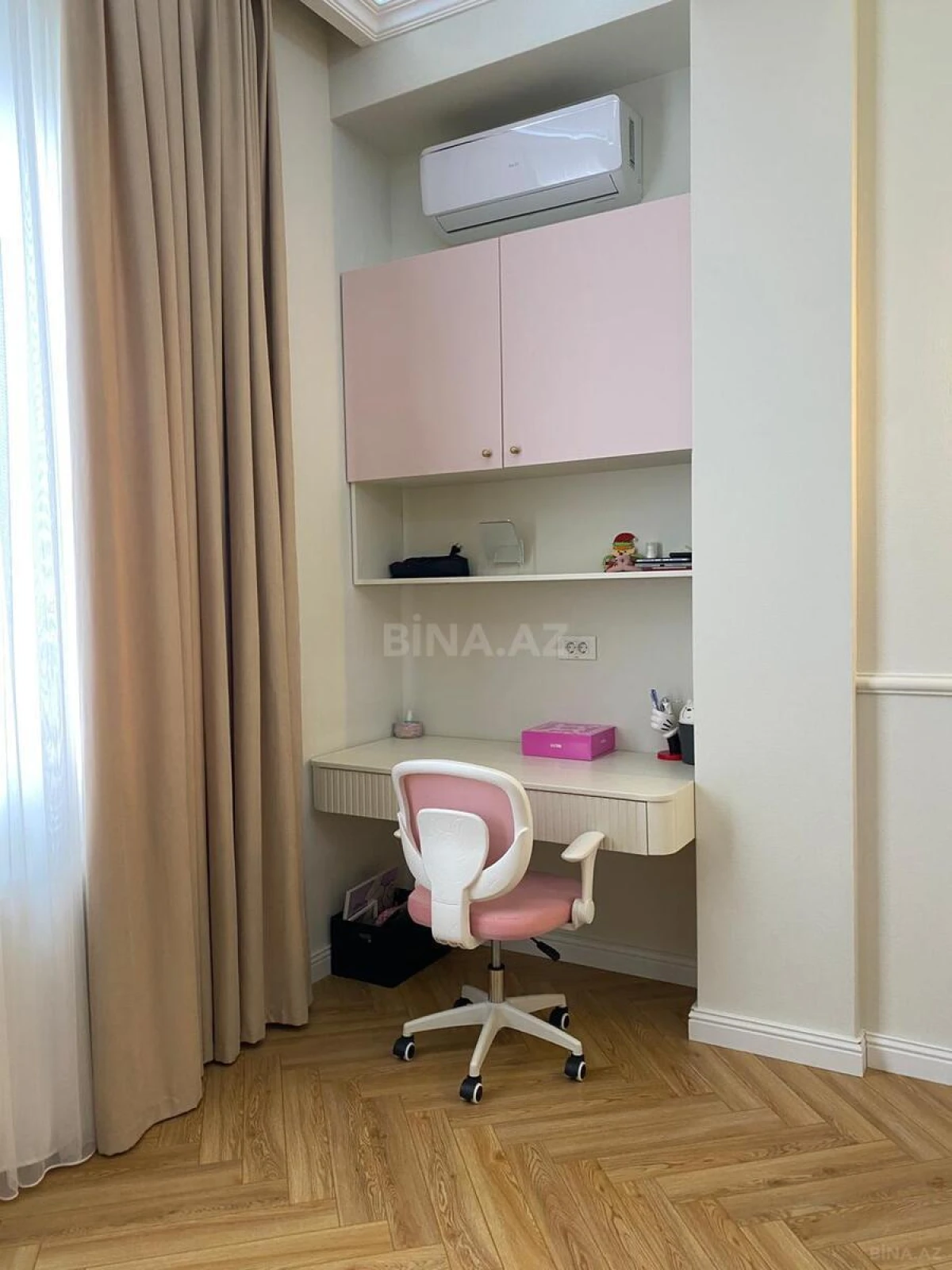 Satılır 4 otaqlı mənzil 250 m²
