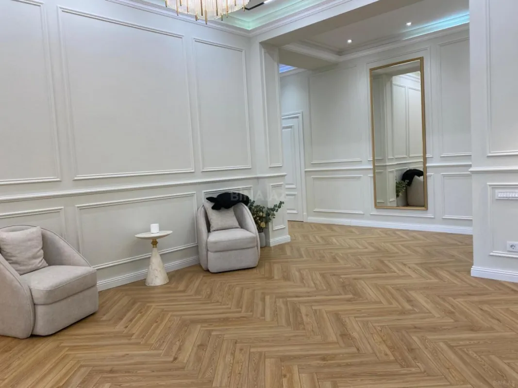 Satılır 4 otaqlı mənzil 250 m²