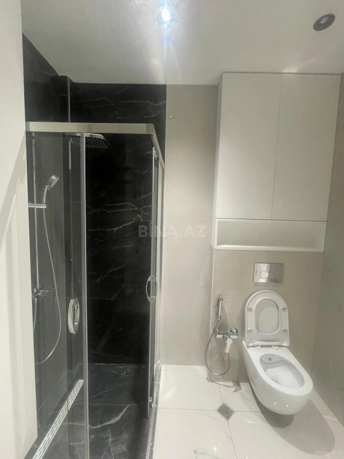 Kirayə verilir 2 otaqlı mənzil 117 m²