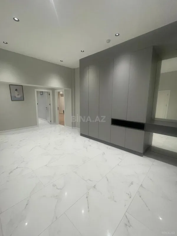 Kirayə verilir 2 otaqlı mənzil 117 m²