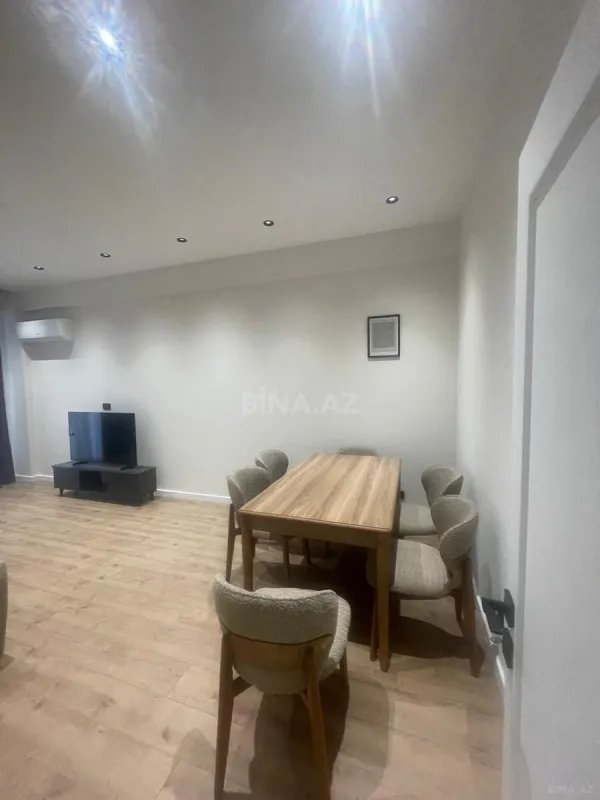 Kirayə verilir 2 otaqlı mənzil 117 m²