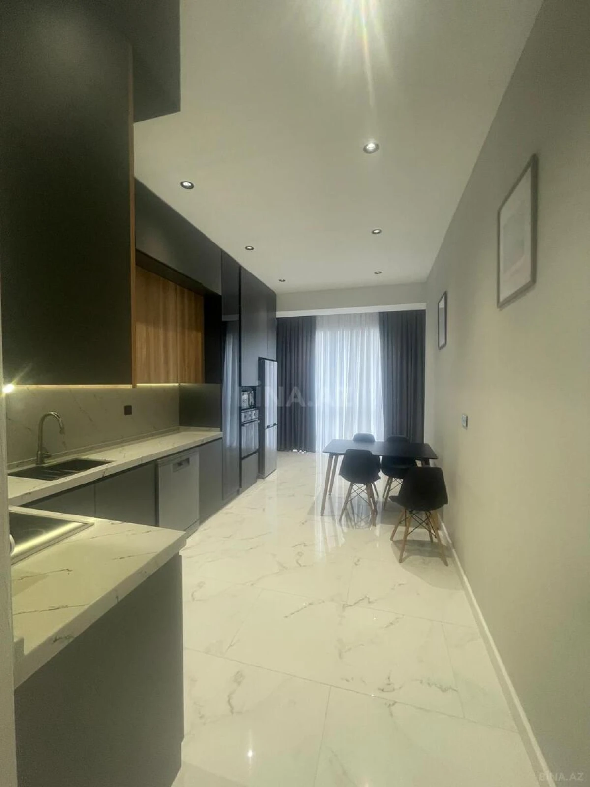 Kirayə verilir 2 otaqlı mənzil 117 m²