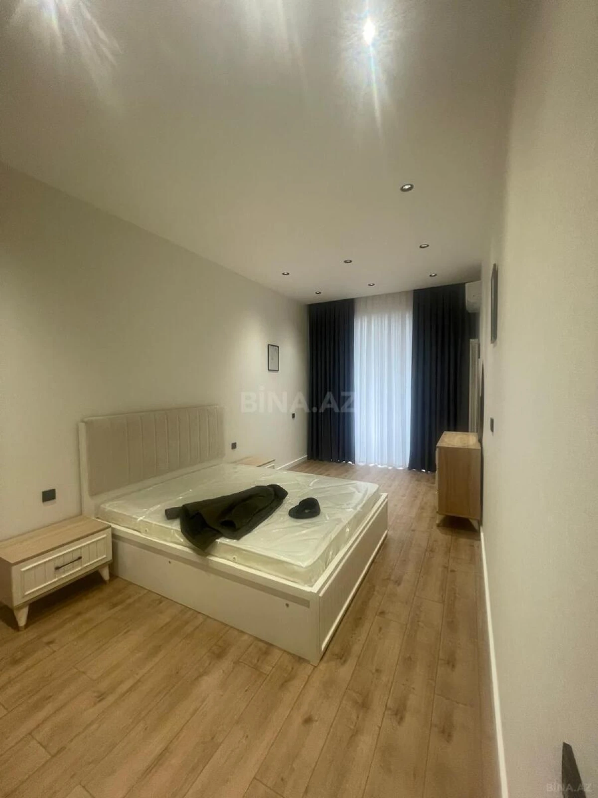 Kirayə verilir 2 otaqlı mənzil 117 m²