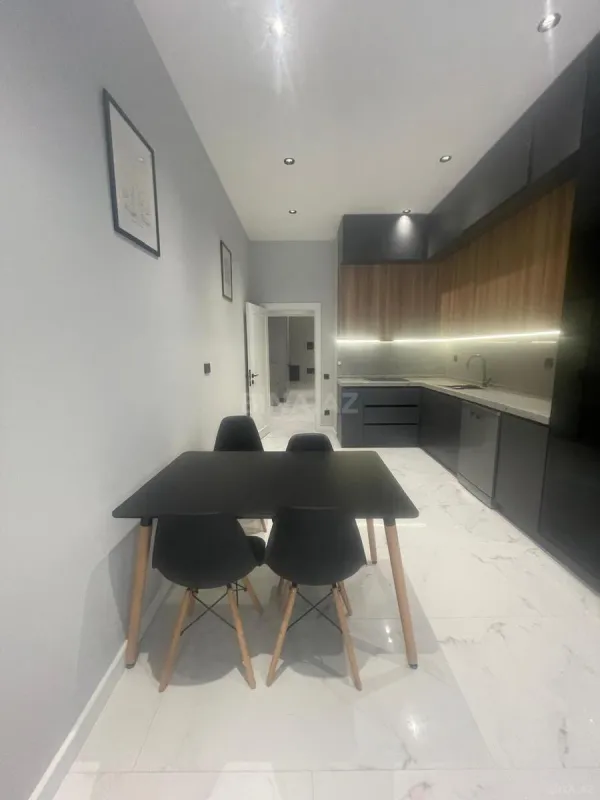 Kirayə verilir 2 otaqlı mənzil 117 m²