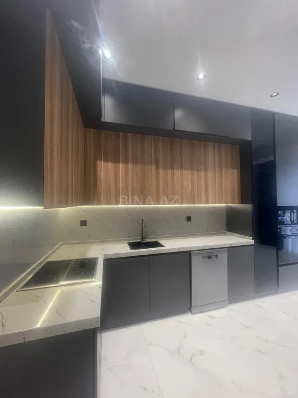 Kirayə verilir 2 otaqlı mənzil 117 m²