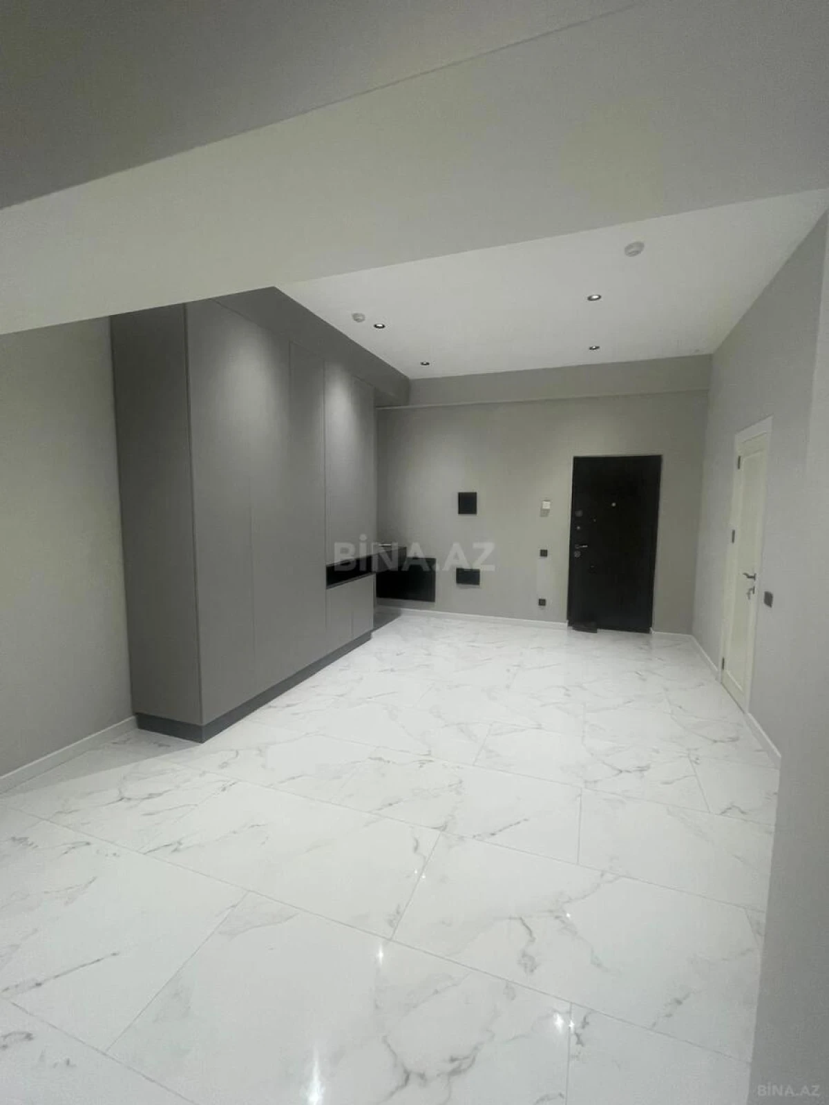Kirayə verilir 2 otaqlı mənzil 117 m²