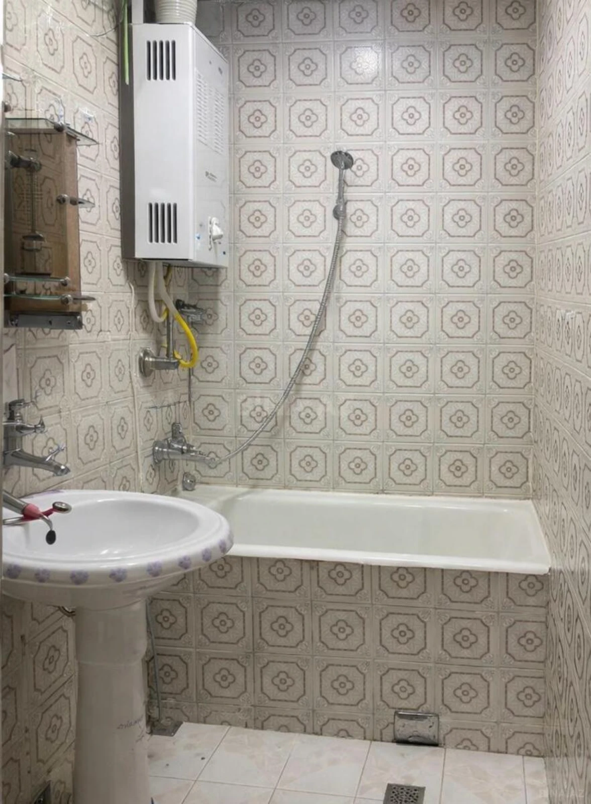 Satılır 4 otaqlı mənzil 105 m²