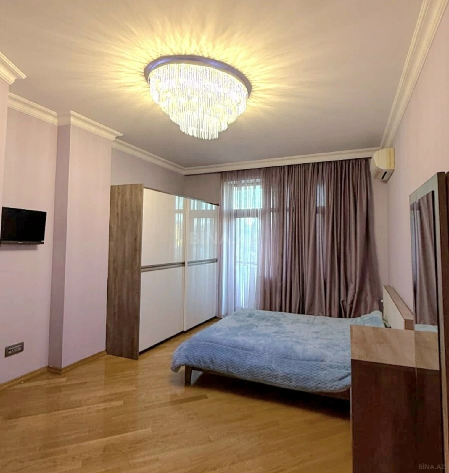 Kirayə verilir 4 otaqlı mənzil 183 m²