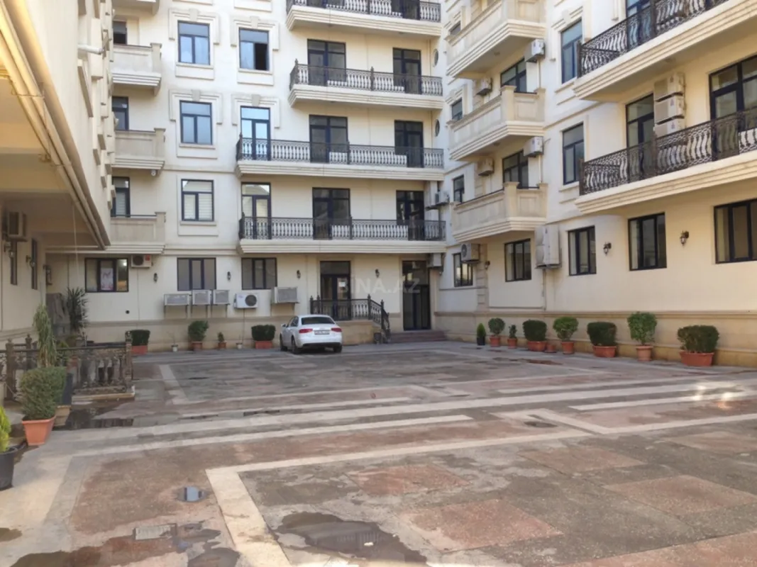 Kirayə verilir 4 otaqlı mənzil 183 m²