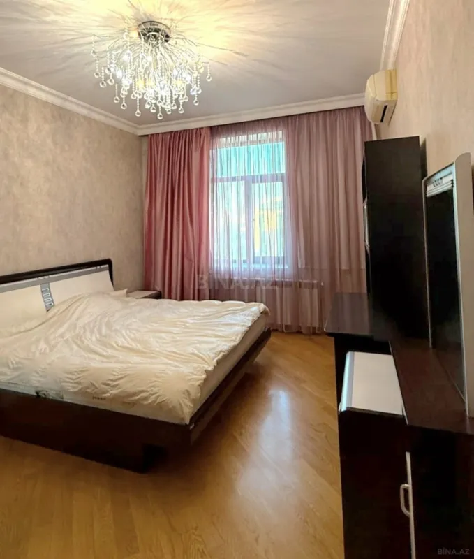 Kirayə verilir 4 otaqlı mənzil 183 m²