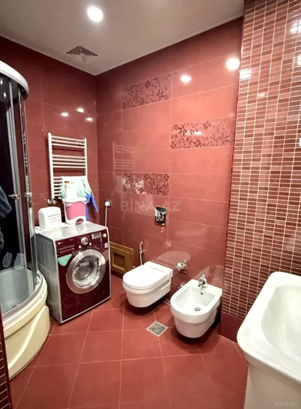 Kirayə verilir 4 otaqlı mənzil 183 m²