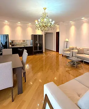 Kirayə verilir 4 otaqlı mənzil 183 m²