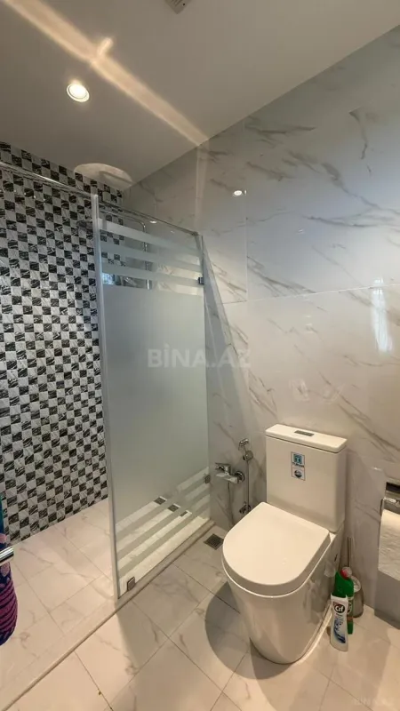 Satılır 5 otaqlı həyət evi 280 m²