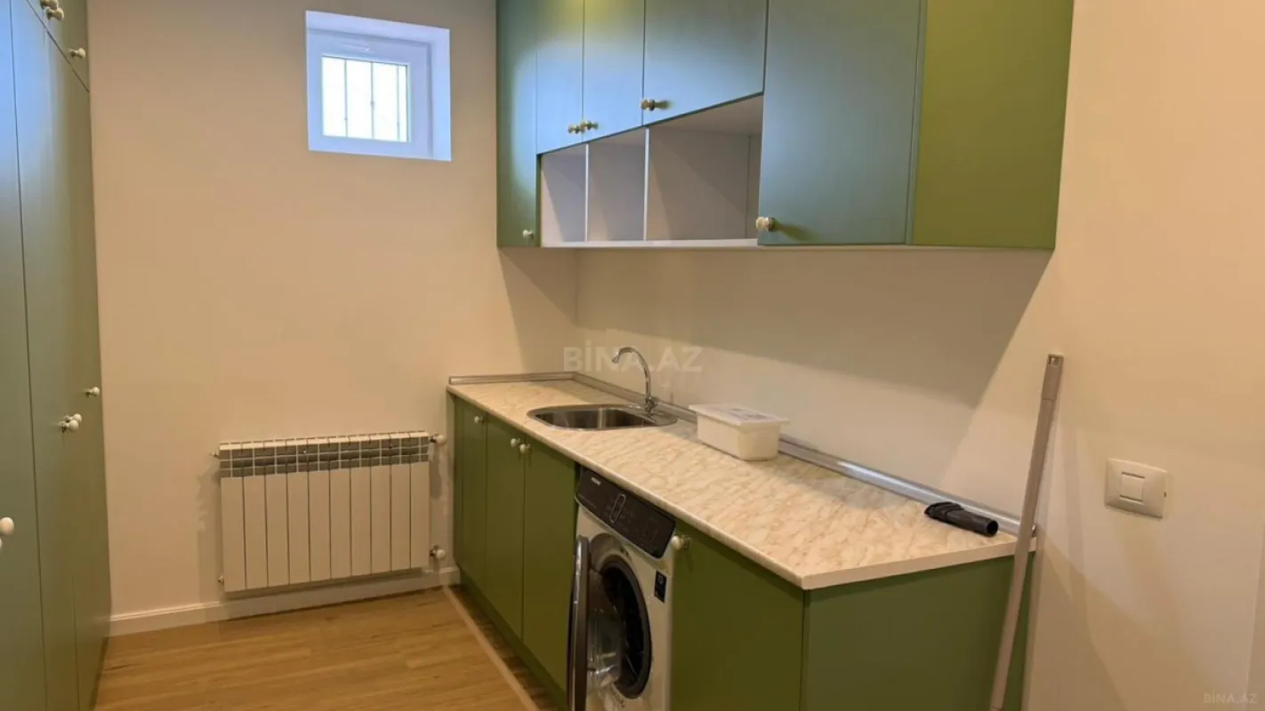 Satılır 5 otaqlı həyət evi 280 m²