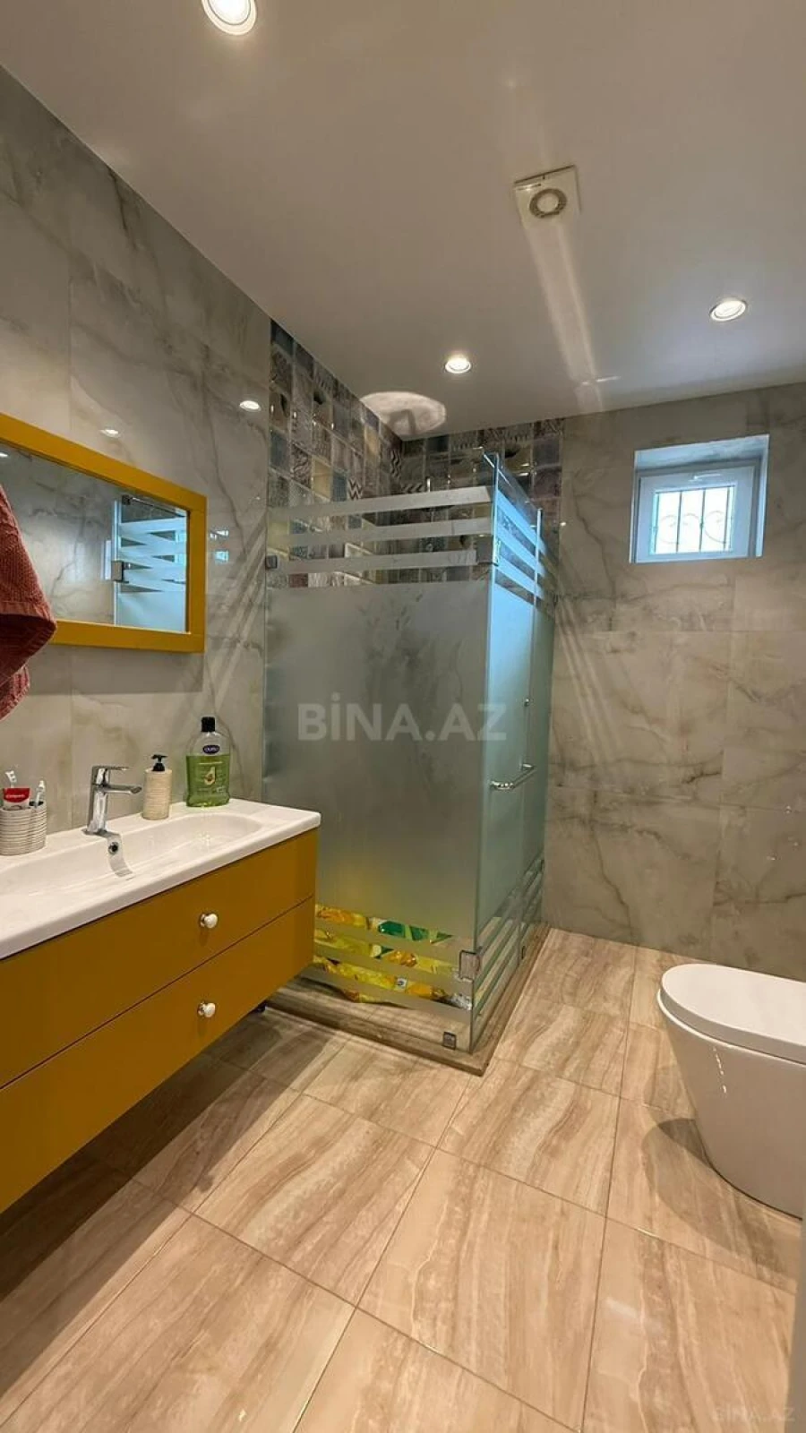 Satılır 5 otaqlı həyət evi 280 m²