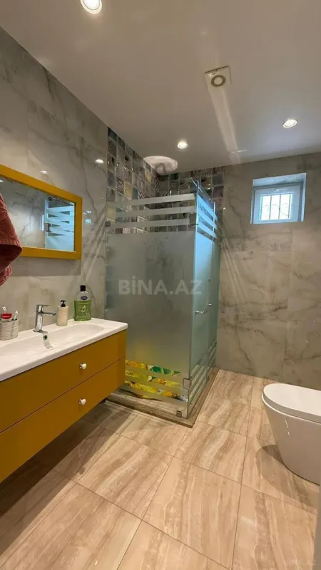 Satılır 5 otaqlı həyət evi 280 m²