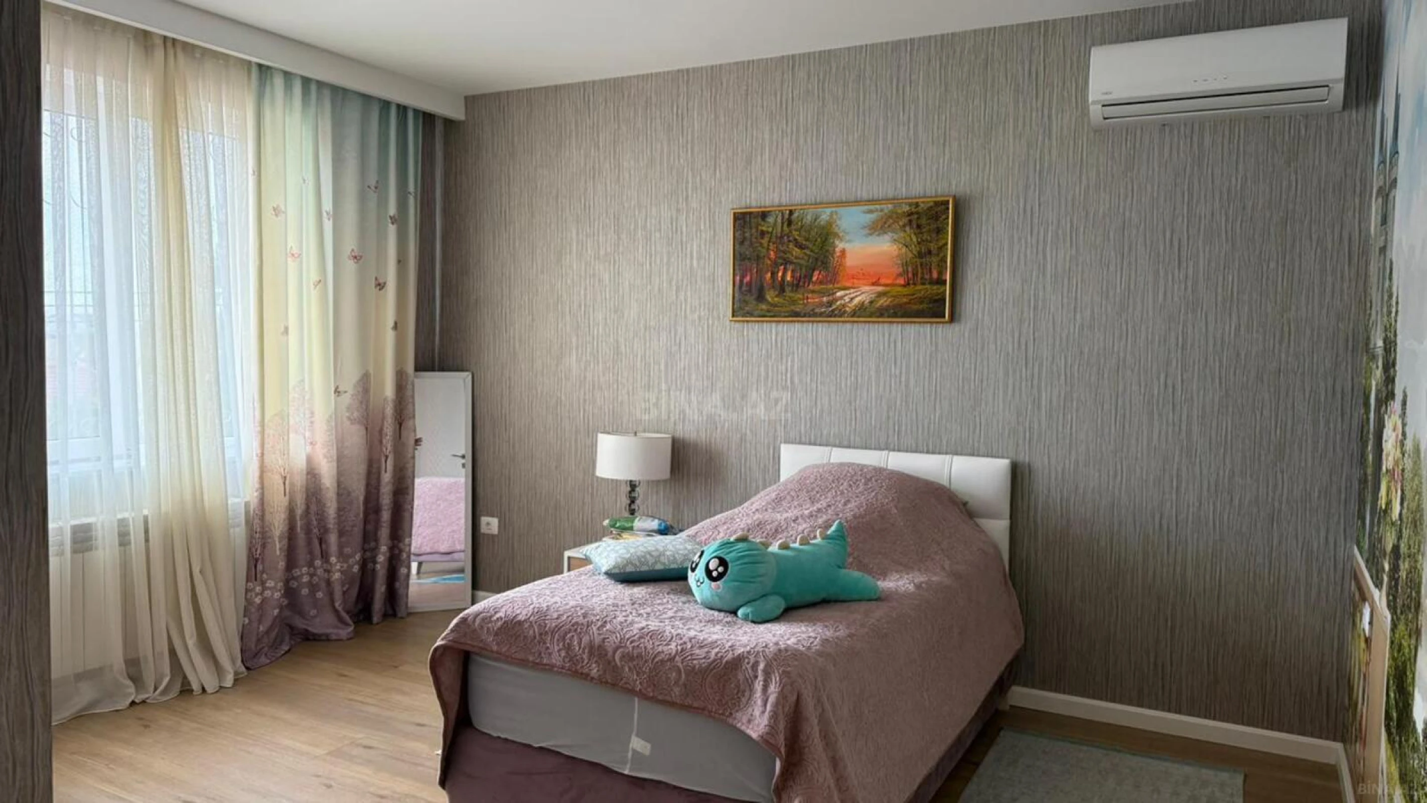 Satılır 5 otaqlı həyət evi 280 m²