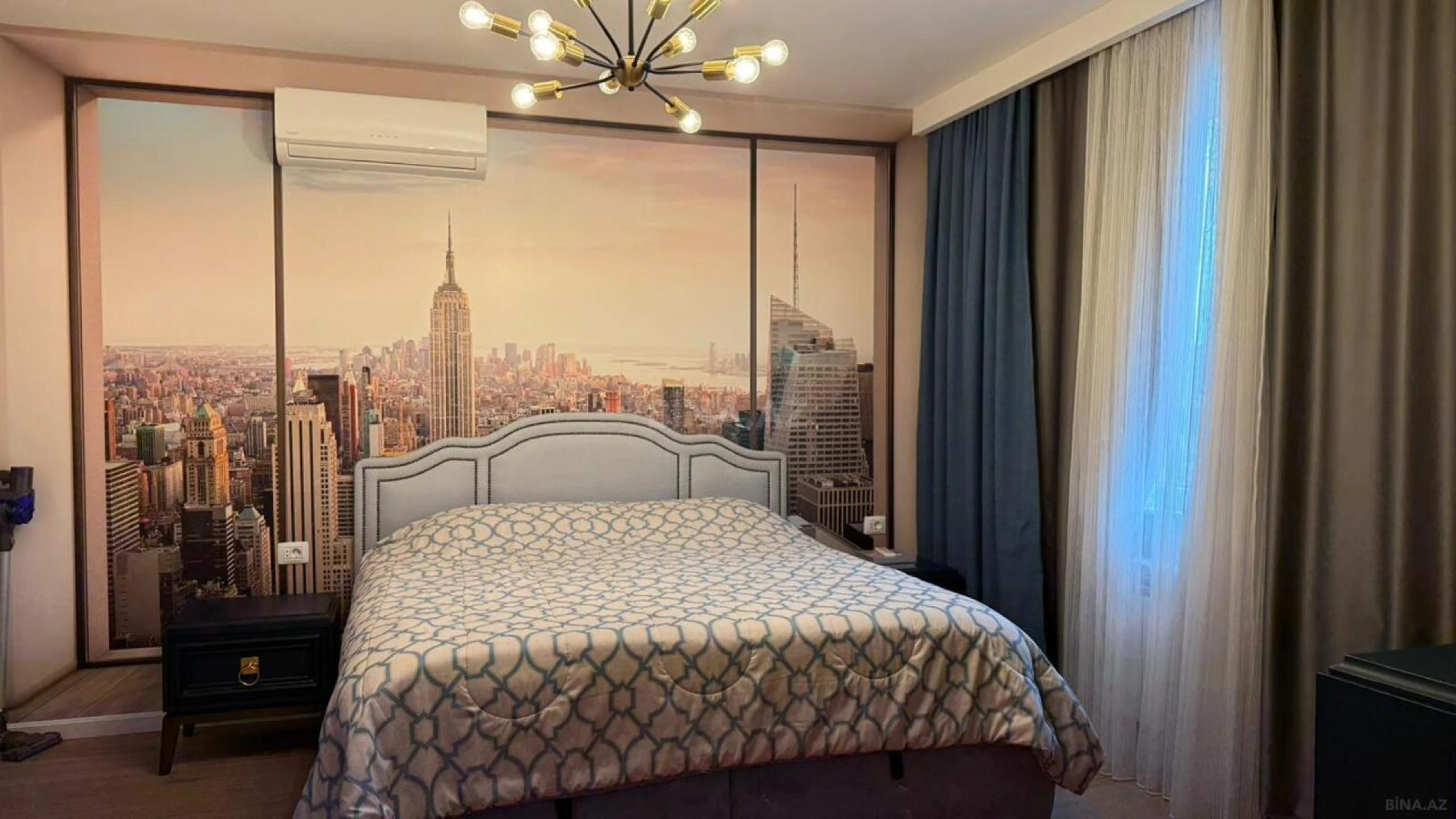 Satılır 5 otaqlı həyət evi 280 m²