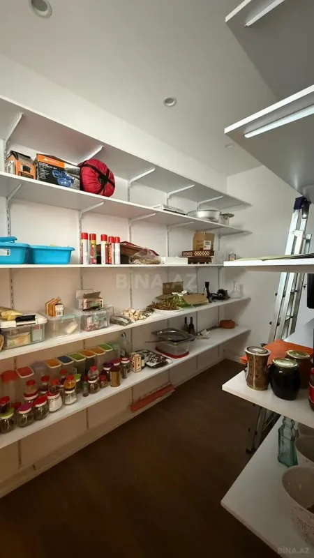 Satılır 5 otaqlı həyət evi 280 m²