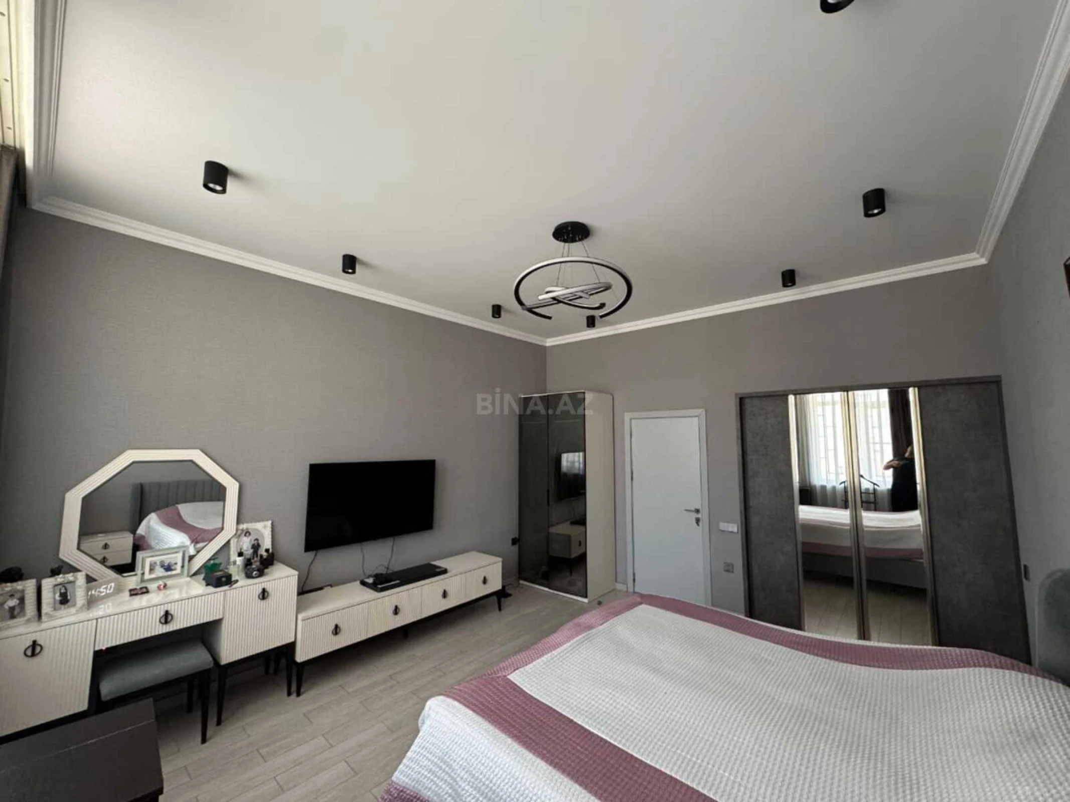 Satılır 3 otaqlı mənzil 110 m²