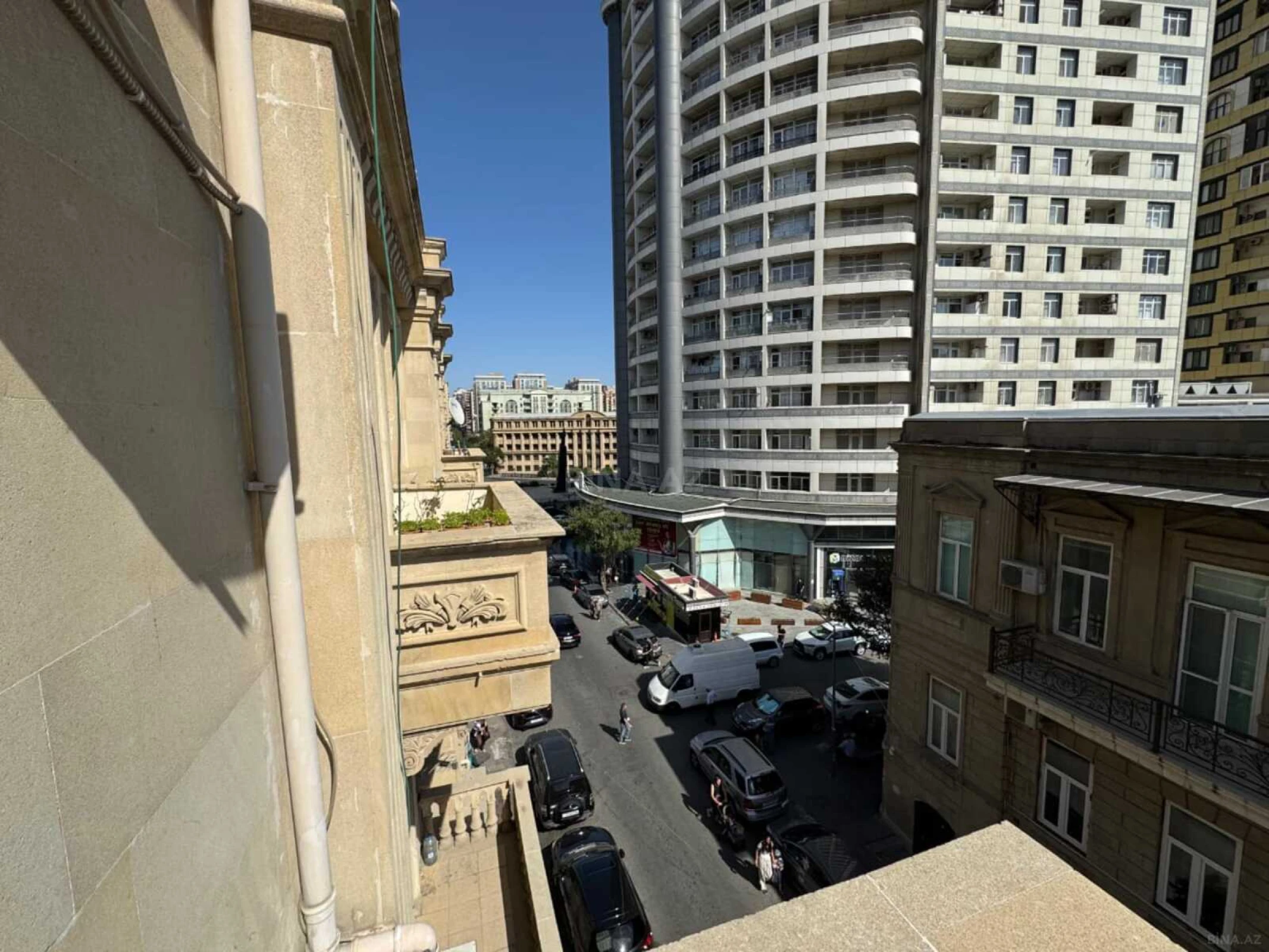 Satılır 3 otaqlı mənzil 110 m²