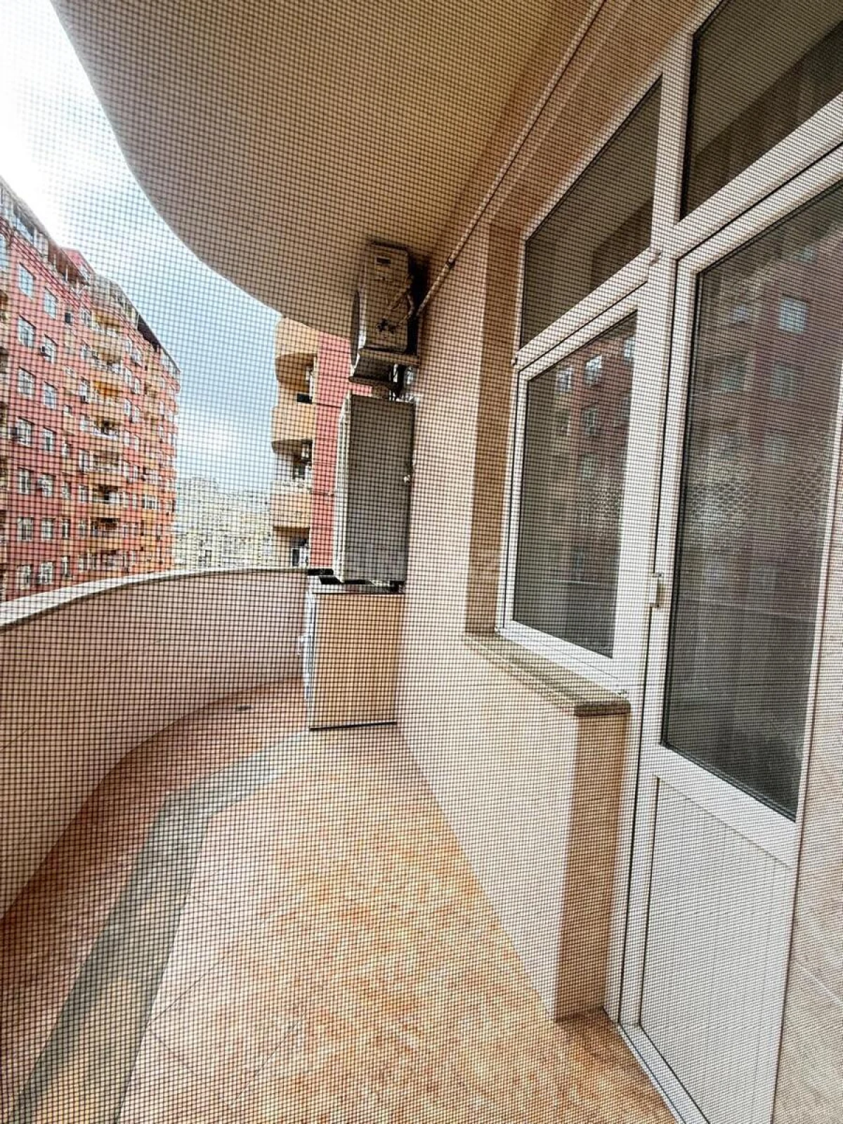 Satılır 3 otaqlı mənzil 120 m²