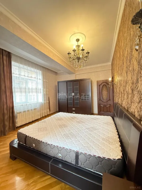Satılır 3 otaqlı mənzil 120 m²