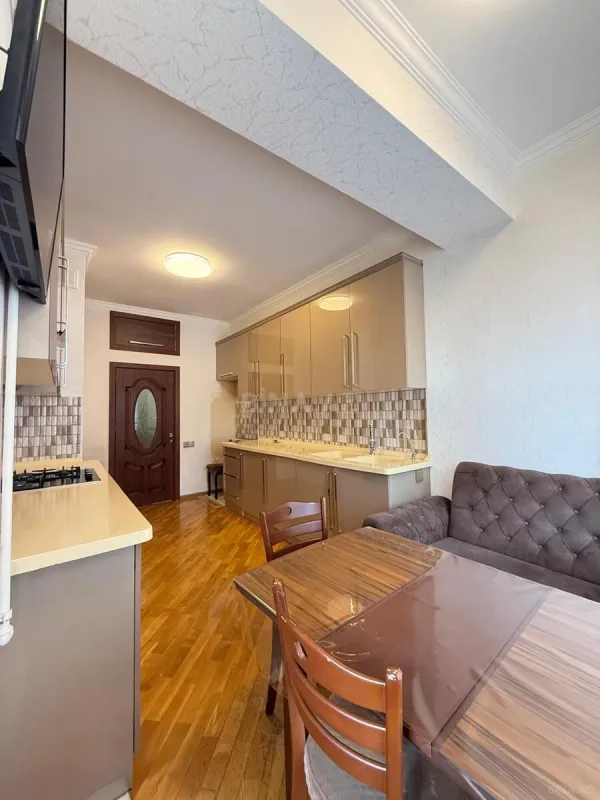 Satılır 3 otaqlı mənzil 120 m²