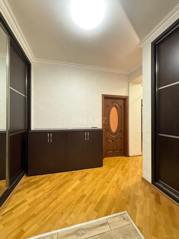 Satılır 3 otaqlı mənzil 120 m²