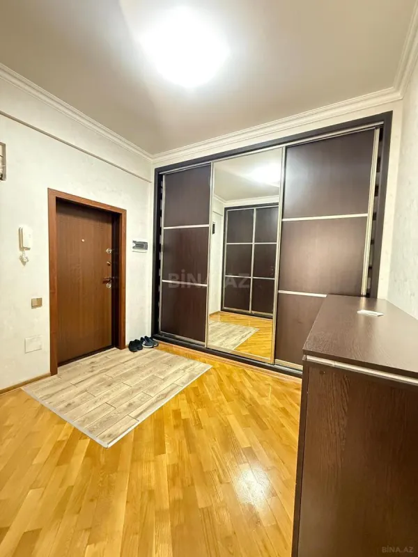 Satılır 3 otaqlı mənzil 120 m²