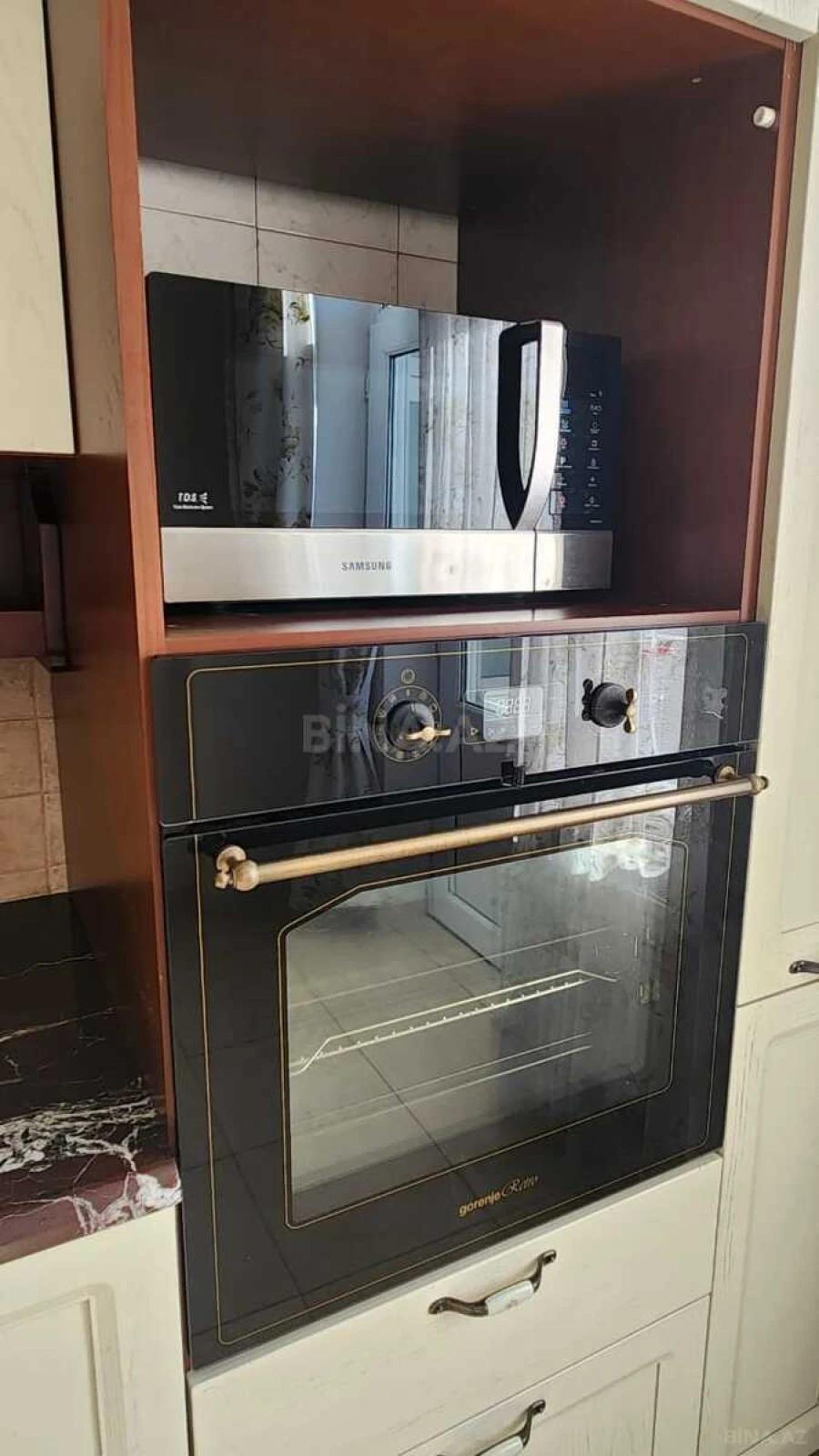 Satılır 4 otaqlı mənzil 190 m²