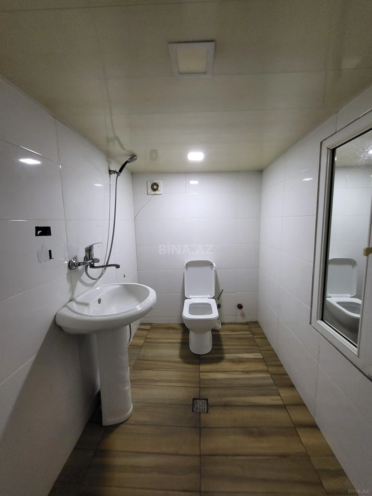 Kirayə verilir obyekt 160 m²