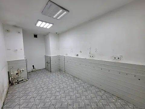 Kirayə verilir obyekt 160 m²