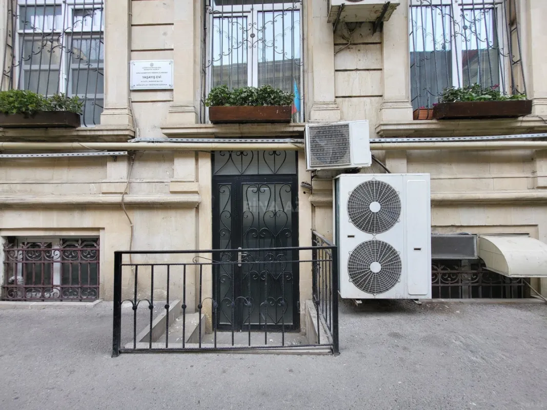 Kirayə verilir obyekt 160 m²