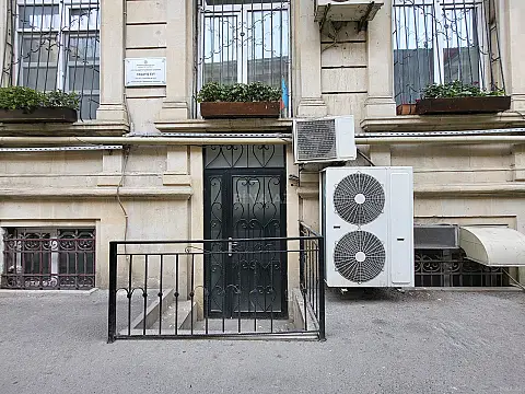 Kirayə verilir obyekt 160 m² — Bakı, Sahil qəs. 160.00 m²