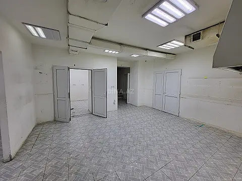 Kirayə verilir obyekt 160 m²