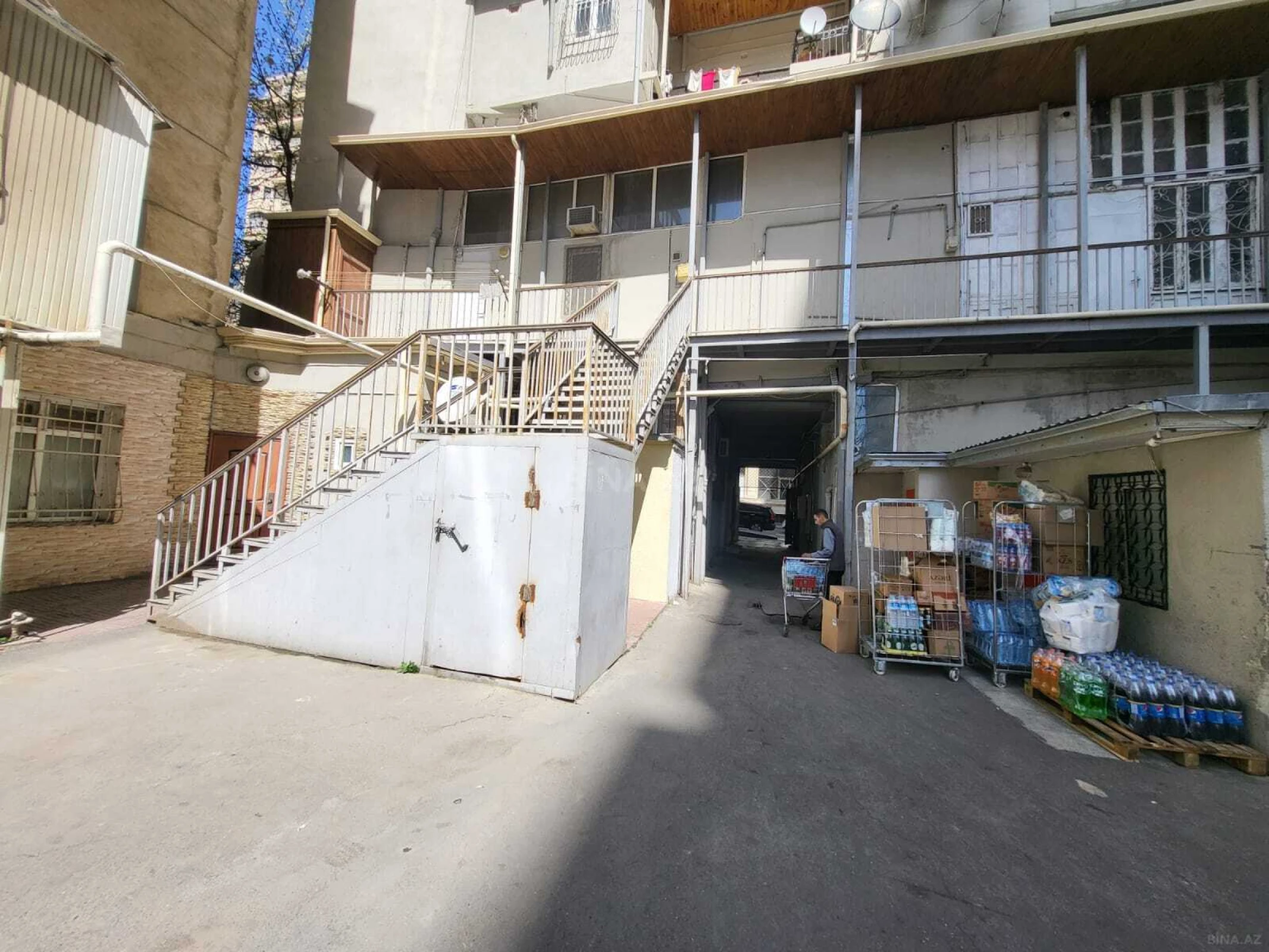 Kirayə verilir 2 otaqlı ofis 60 m²