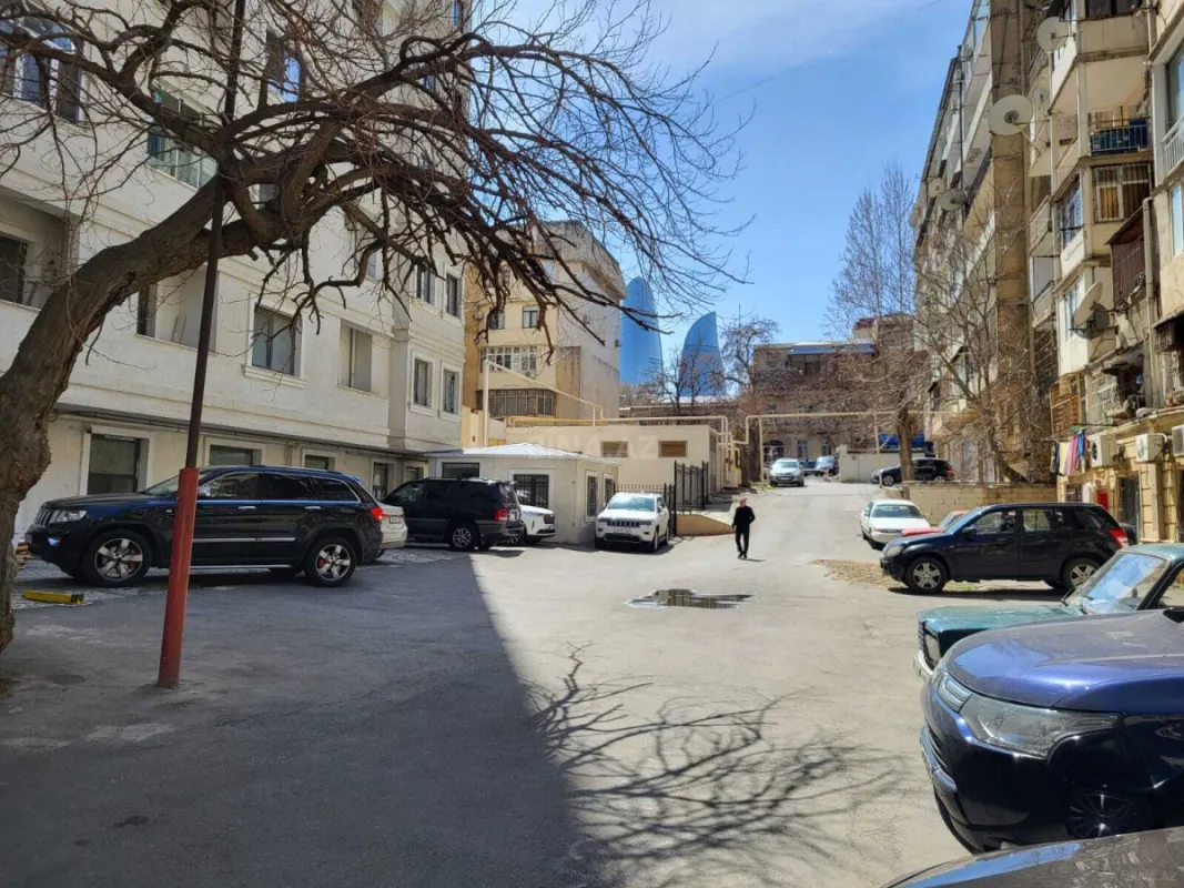 Kirayə verilir 2 otaqlı ofis 60 m²