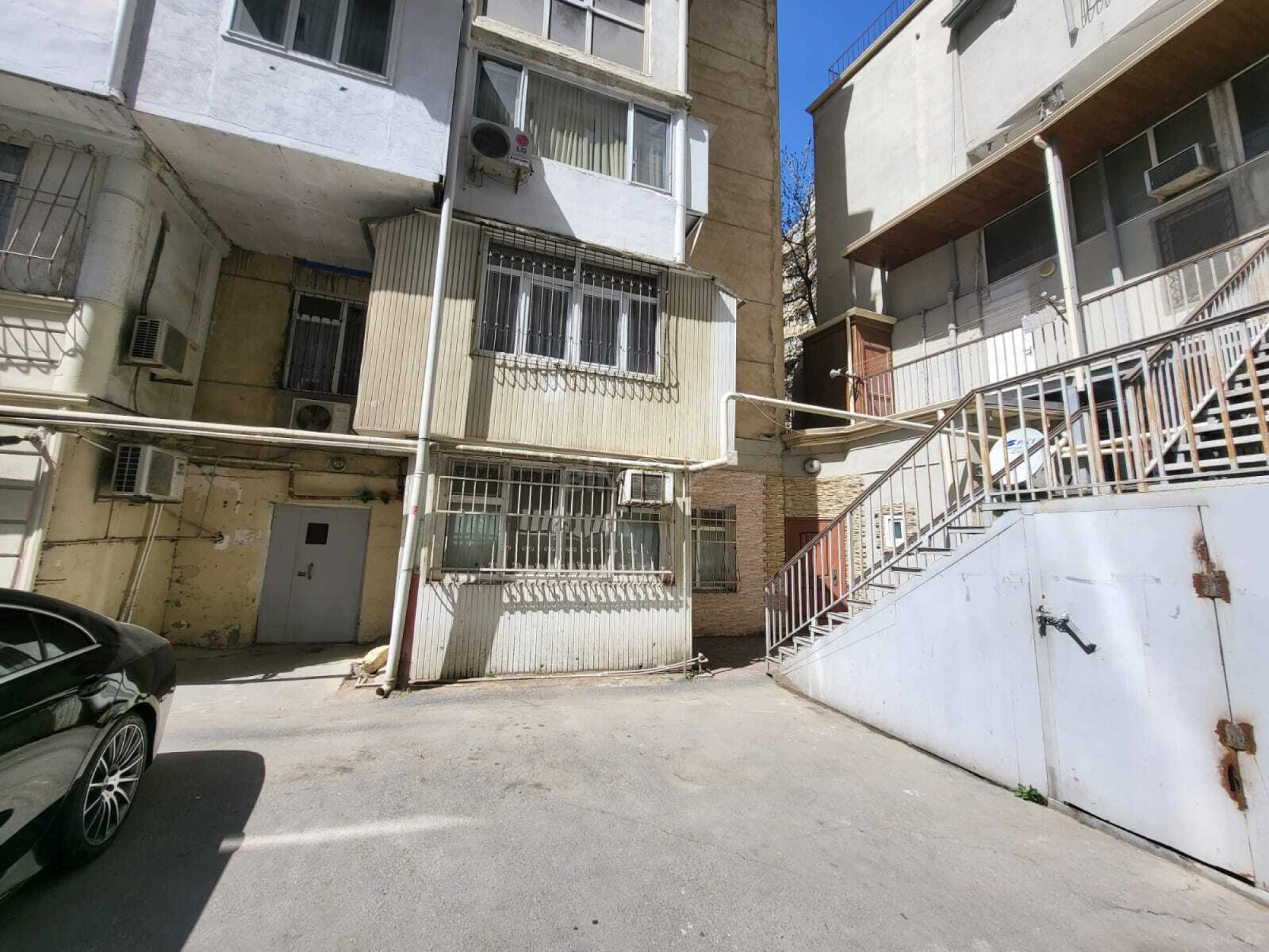 Kirayə verilir 2 otaqlı ofis 60 m²