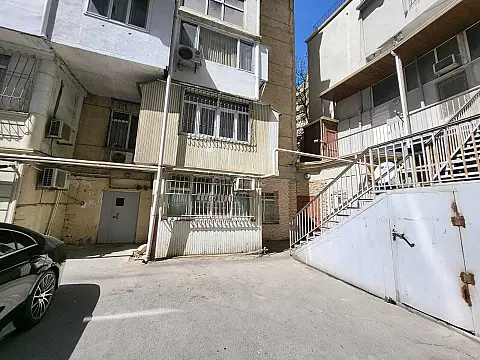 Kirayə verilir 2 otaqlı ofis 60 m²