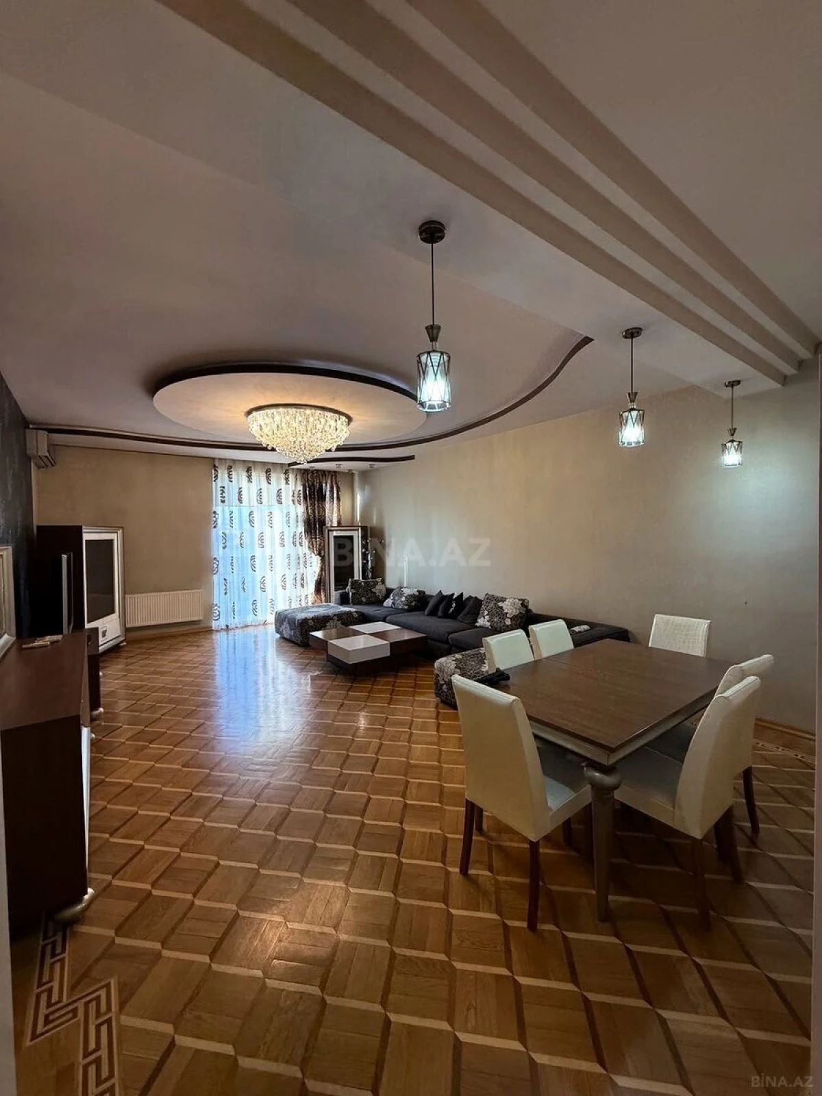Satılır 4 otaqlı mənzil 185 m²