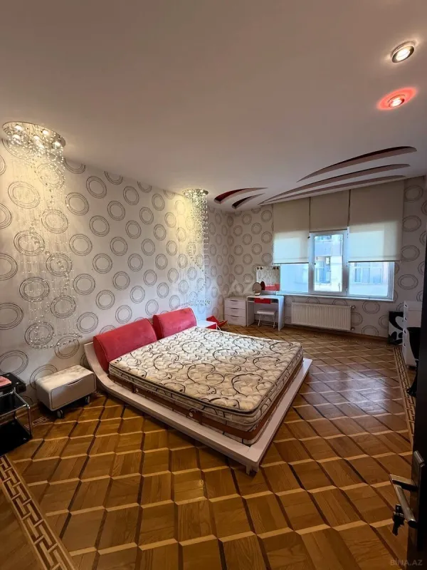 Satılır 4 otaqlı mənzil 185 m²