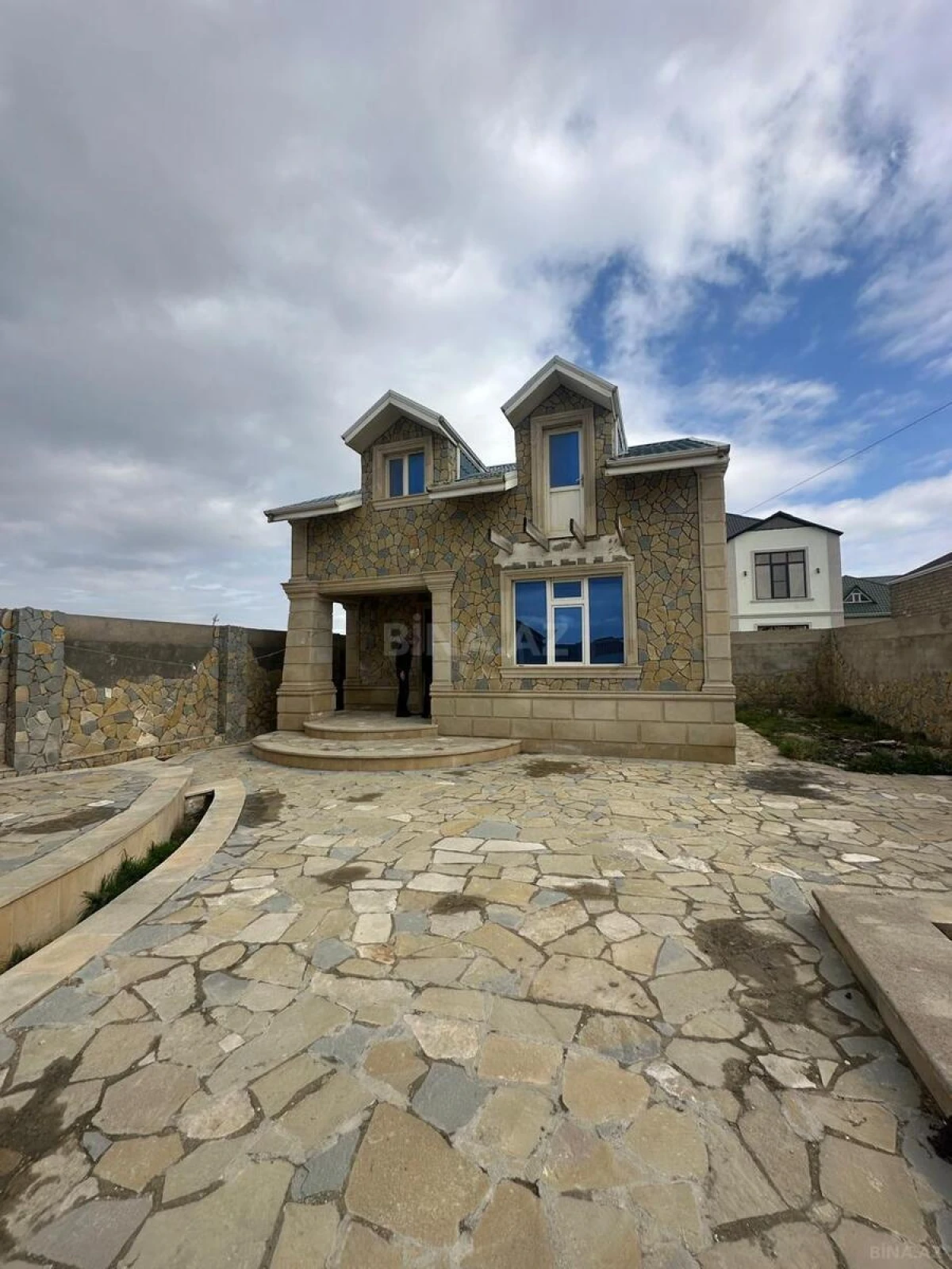 Satılır 3 otaqlı həyət evi 65 m²