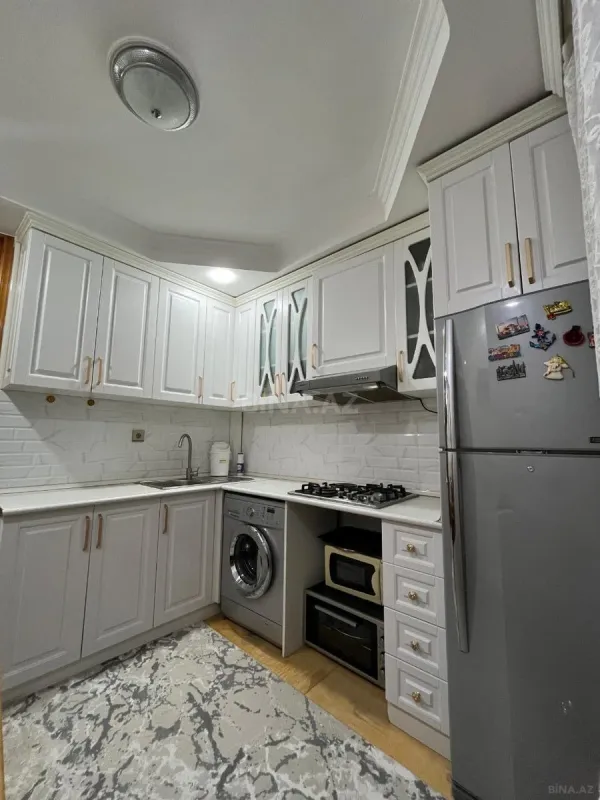 Satılır 5 otaqlı mənzil 120 m²