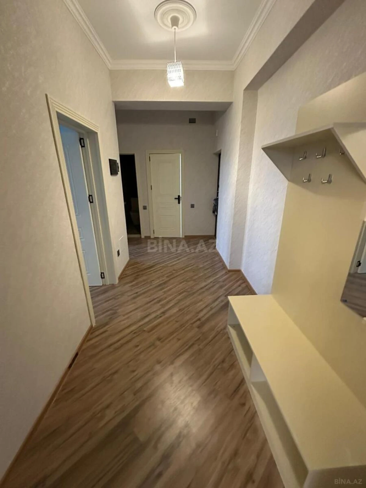 Satılır 2 otaqlı mənzil 83 m²