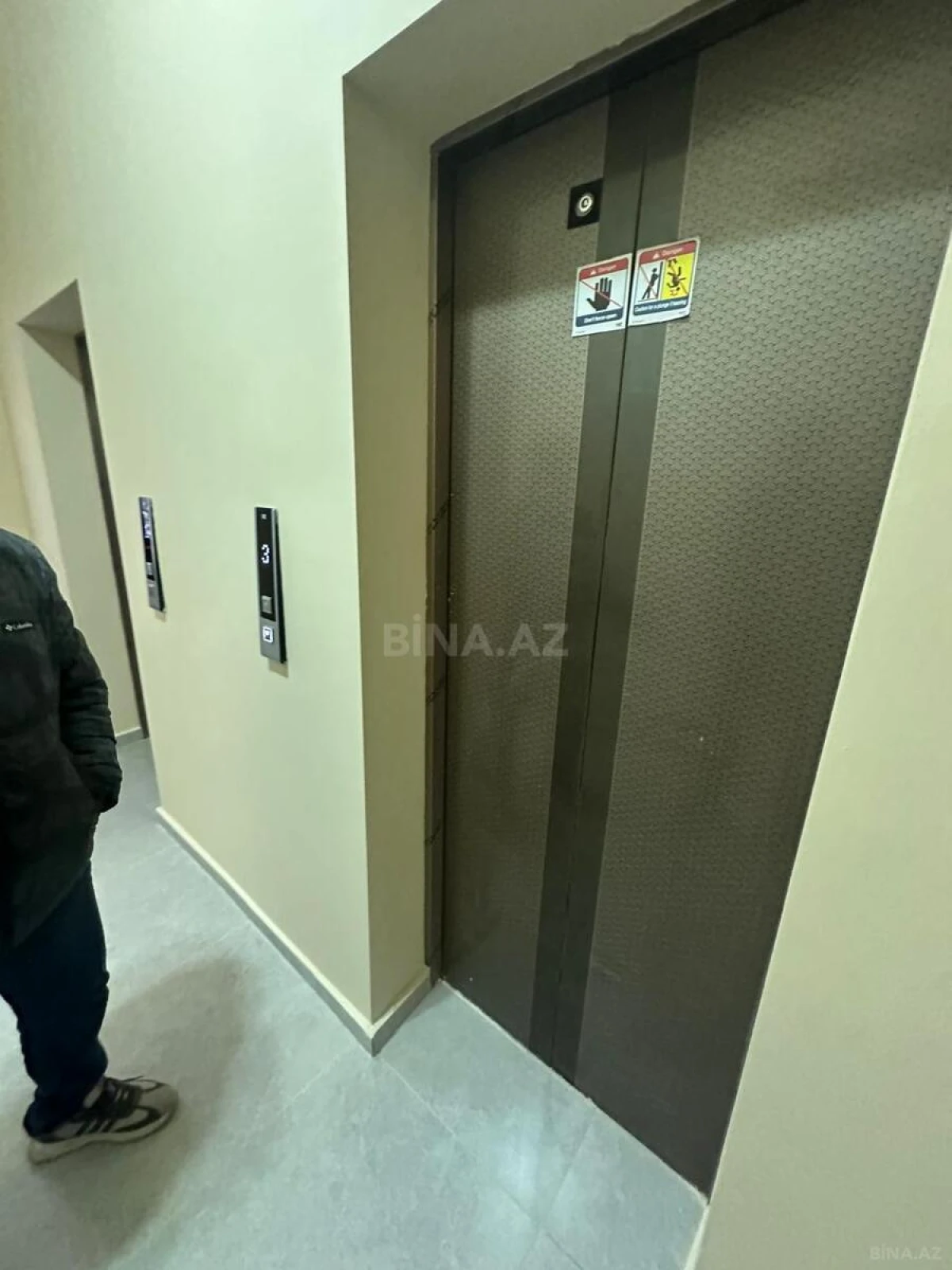 Satılır 2 otaqlı mənzil 83 m²