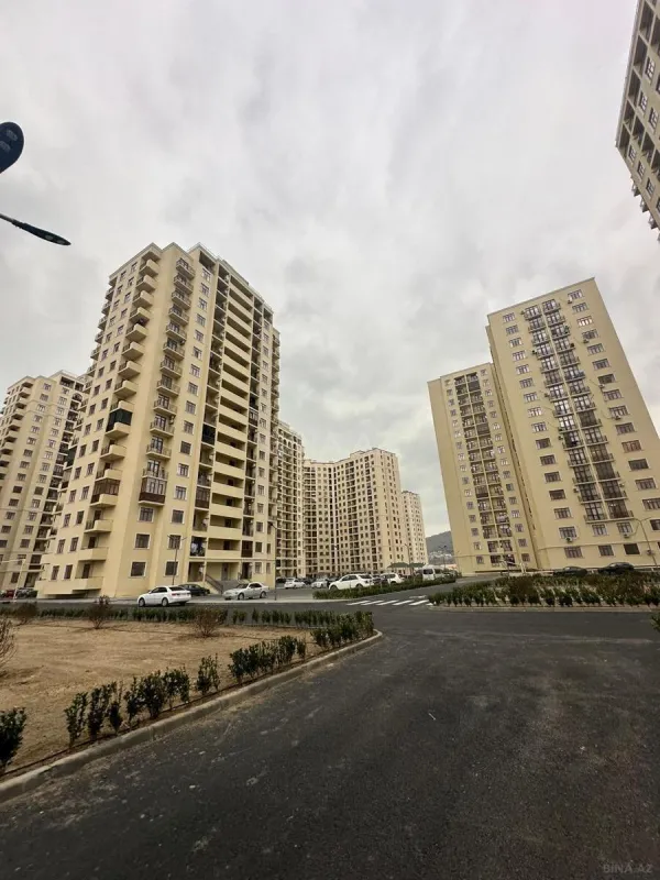 Satılır 2 otaqlı mənzil 83 m²