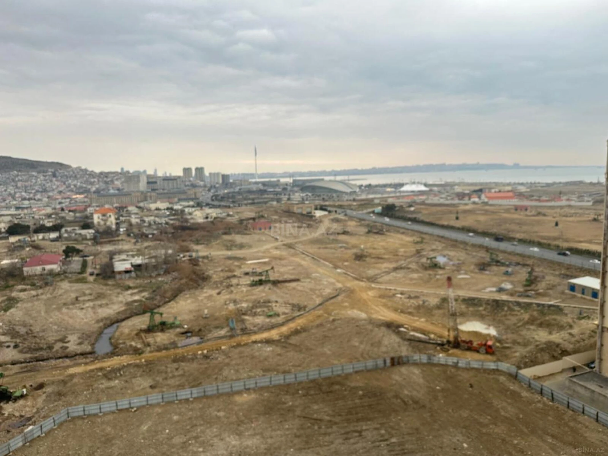 Satılır 2 otaqlı mənzil 83 m²